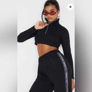 PrettyLittleThing Black Zip Front Cropped Sweatshirt XS